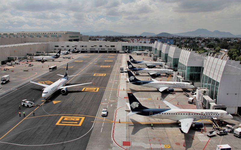 Aeroporto com operações aéreas